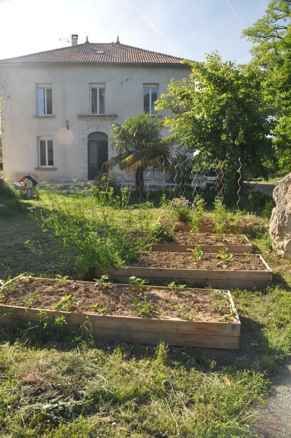 Loustalneou Bed & Breakfast Saint-Pierre-de-Clairac Exterior photo