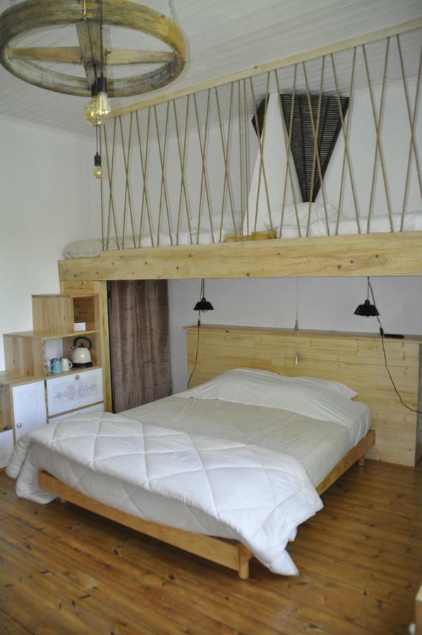 Loustalneou Bed & Breakfast Saint-Pierre-de-Clairac Exterior photo